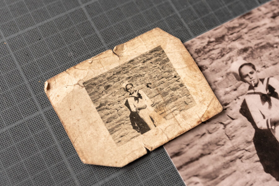 Photo ancienne restaurée numériquement avant et après retouche