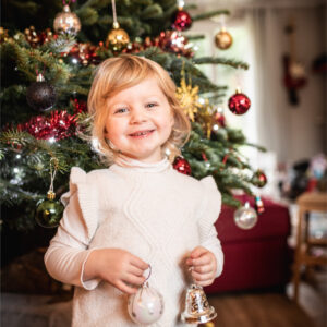 Séance photo de famille ambiance Noël chez vous !